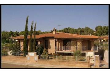 Italia Privát Follonica, Esterno